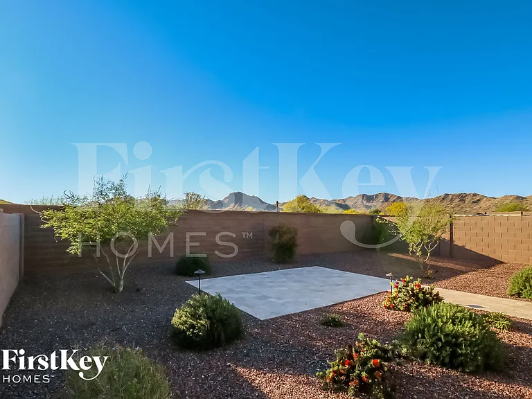 8411 S 164th Dr — Photo 14