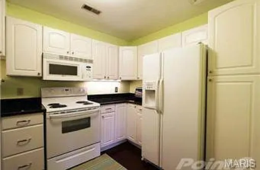 1432 Peacock Ln — Photo 6