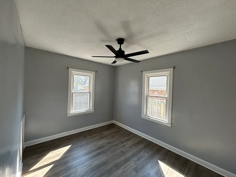 853 Stanley Ave #B — Photo 4