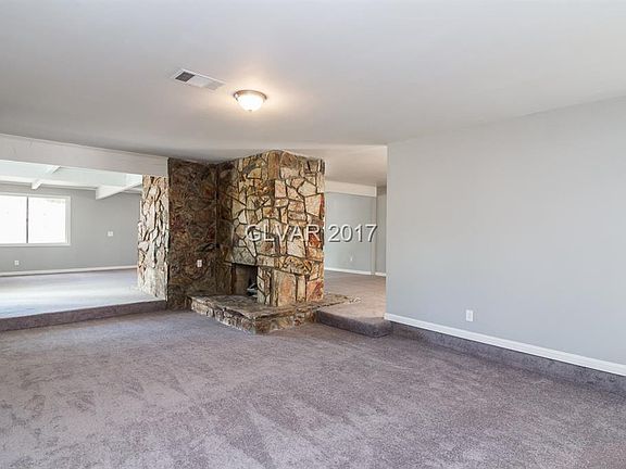 5th image of 400 Pinecliff Dr