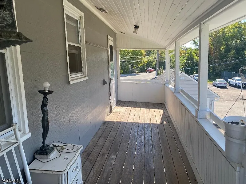 4 bed, 1.0 bath, $2,950 — Photo 3
