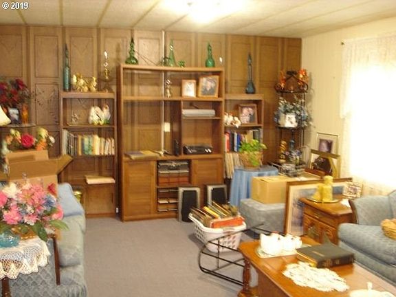 5th image of 75 NE Danita Ln