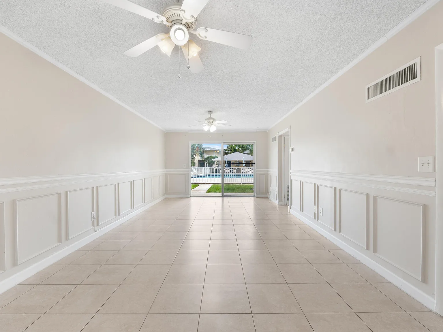 3 bed, 2.0 bath, 1496 sqft, $2,450 — Photo 2