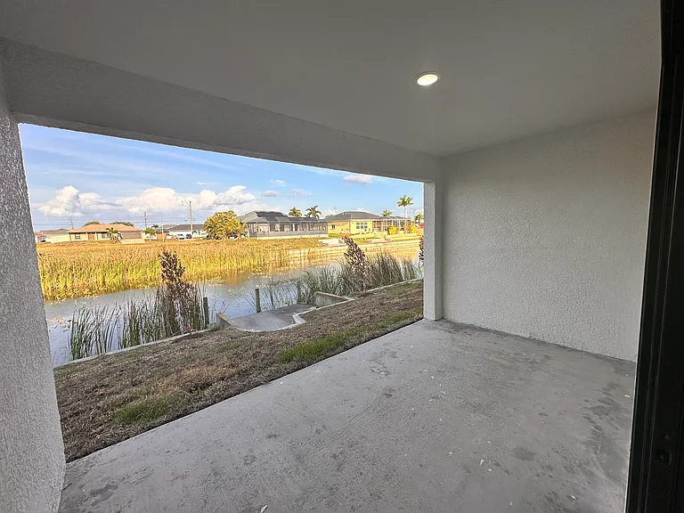 1421 NE 8th Pl — Photo 29