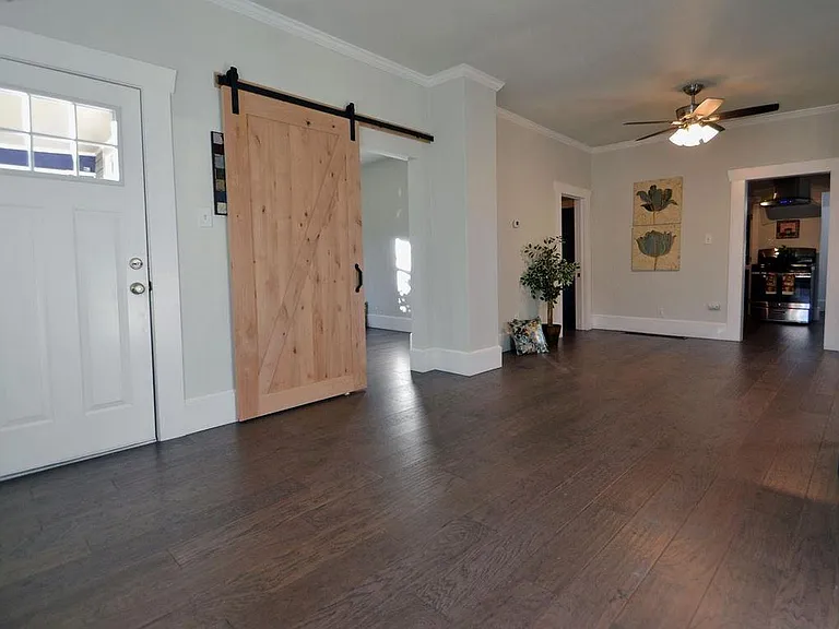 2018 W Pikes Peak Ave — Photo 2