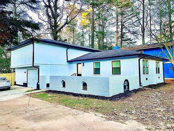 2nd image of 5390 Rockbridge Rd