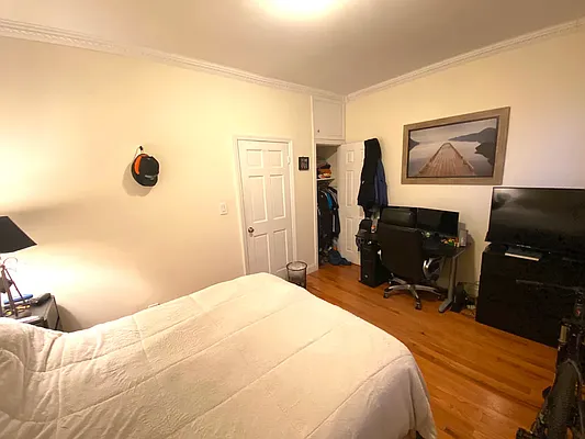 Rented by Voro New York | media 43