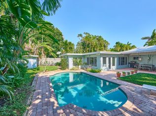 301 NW 3rd Ct, Boca Raton, FL 33432