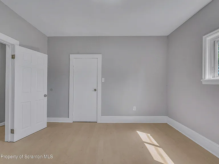 958 Ridge Ave #1 — Photo 7