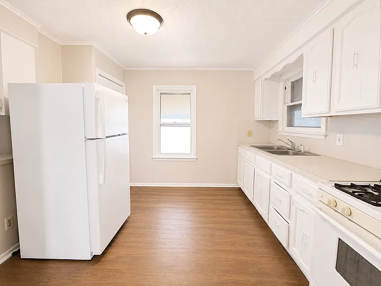 1727 Marne Ave — Photo 10