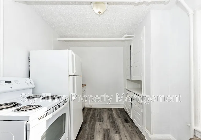 220 Summit Ave #BASEMENT — Photo 24