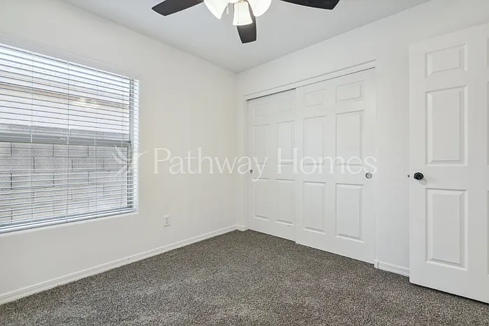 207 W Latona Rd — Photo 16