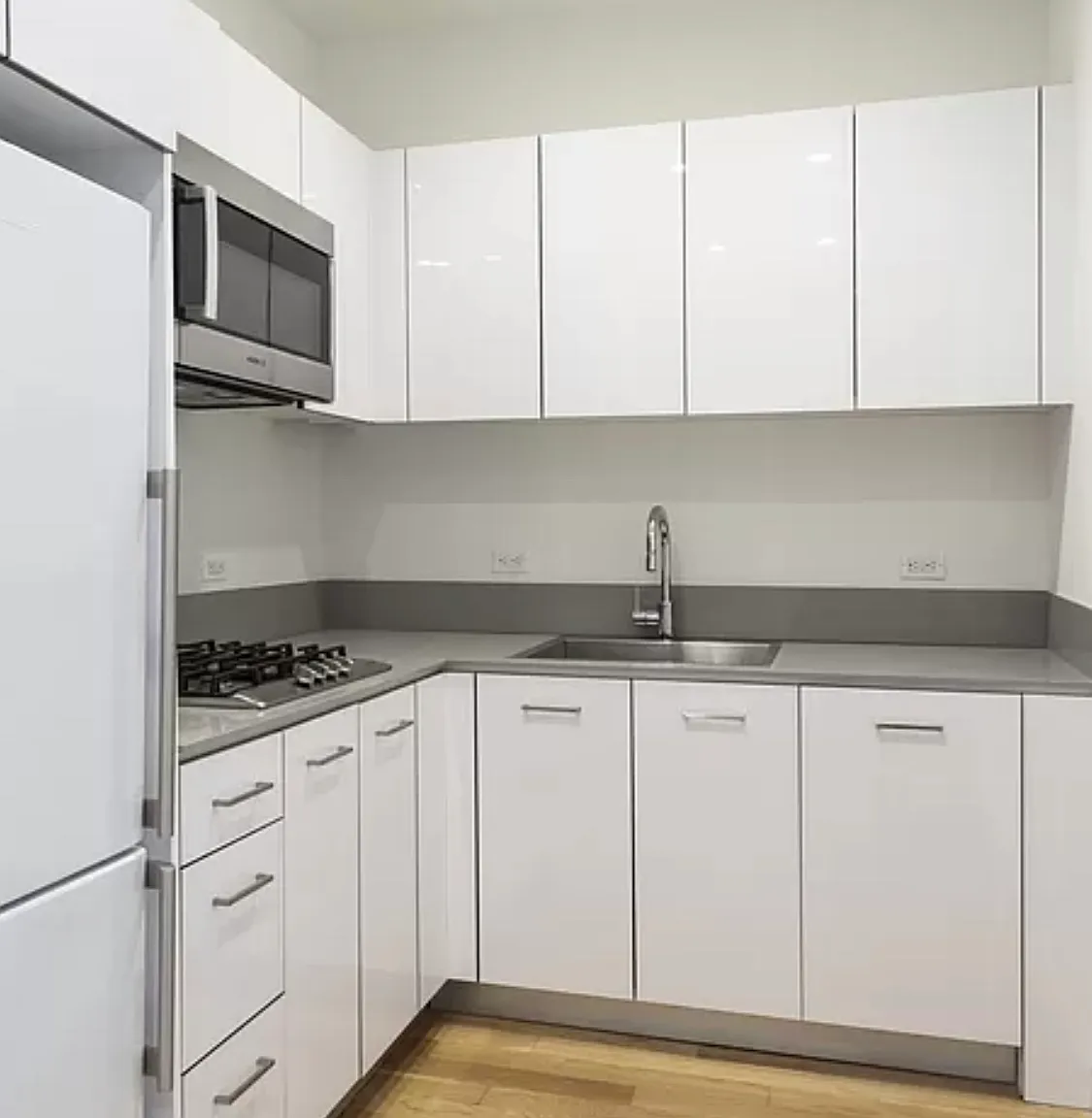 22-22 Jackson Avenue — Photo 2