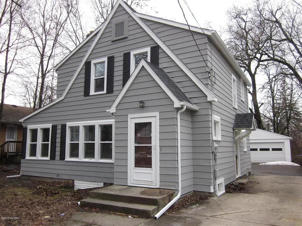 921 Homecrest Ave photo 1