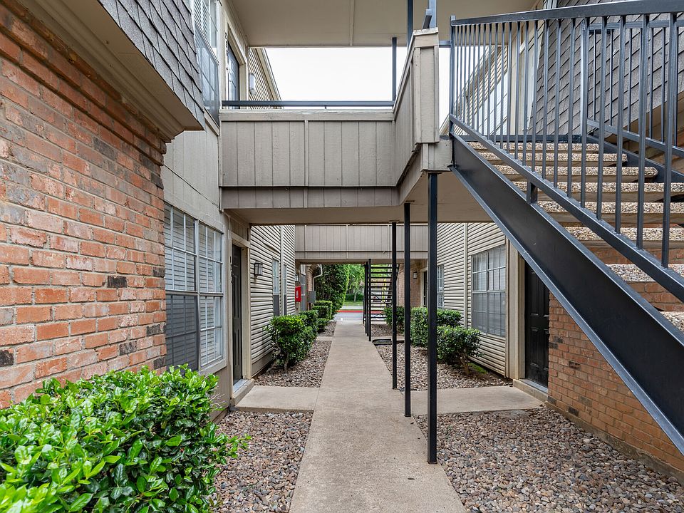 Breezeway view