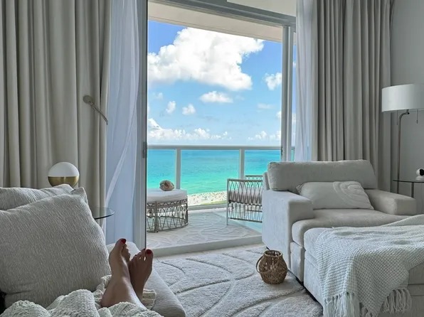 100 Bayview Dr, Sunny Isles Beach, FL