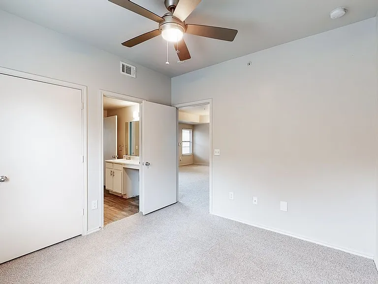 Sereno Park Apartments — Photo 93