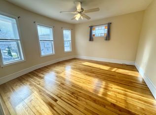 1 Hilton Ave APT 3, Worcester, MA 01604