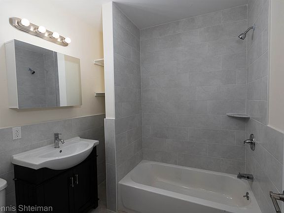 4th image of 16 Burnside Ave APT 2