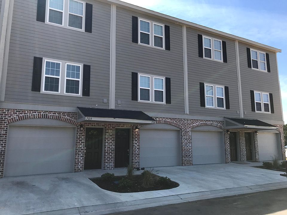 1st image of 708 Plum Ln