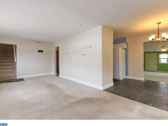 2nd image of 389 Loomis Ave