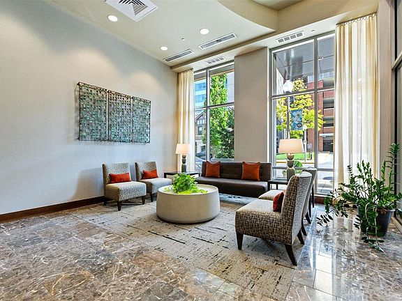 4th image of 4909 Laclede Ave APT 1701