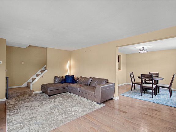 5th image of 4756 Woodhill Dr
