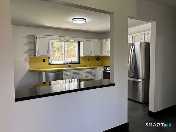 3rd image of 42 Wendy Rd