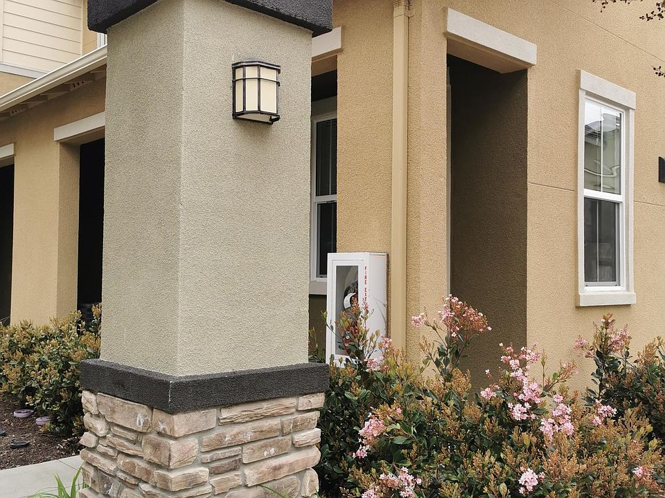 1st image of 639 Elderberry Dr