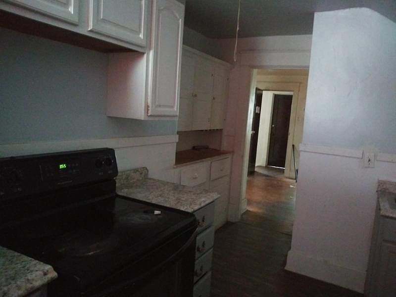 1st image of 136 Dartmouth Ave #2