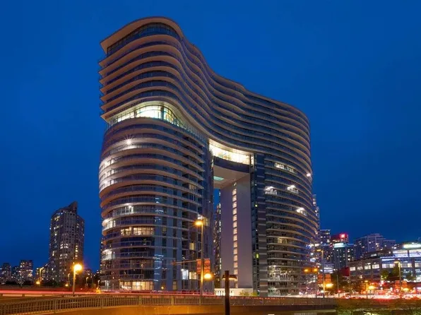 89 Nelson St #1312, Vancouver, BC V6B 6J8