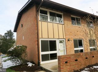 10124 Fair Woods Dr, Fairfax, VA 22030