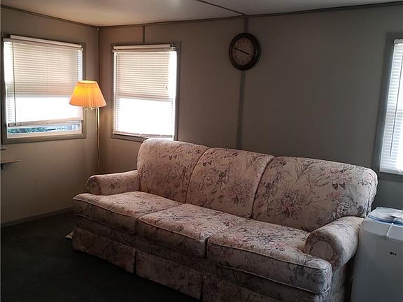 4th image of 26 Pine Aire Cir