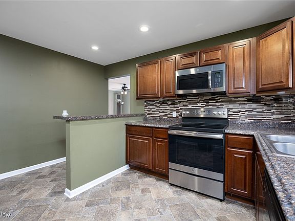 5th image of 92 30th St NW