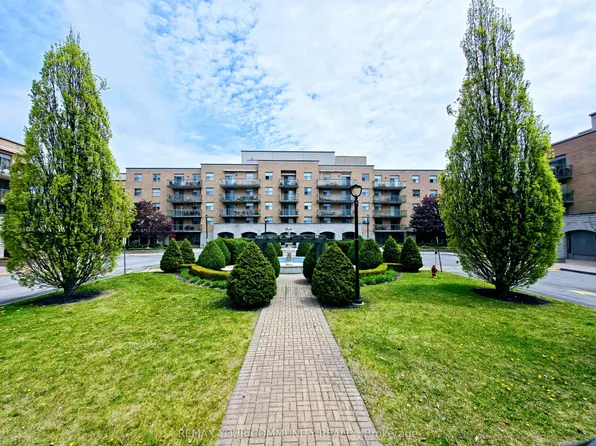 2504 Rutherford Rd #114, Vaughan, ON L4K 5N5
