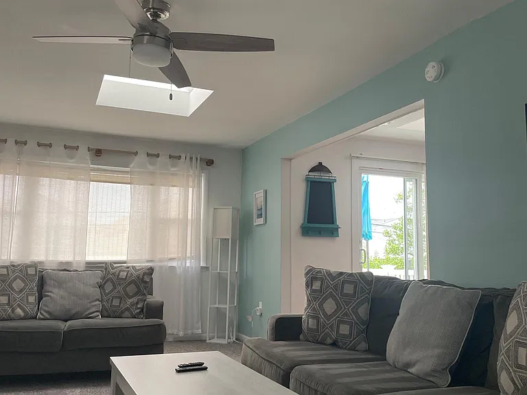 215 Simpson Ave — Photo 11