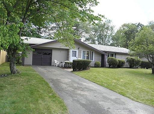 1st image of 65 Stephen Dr