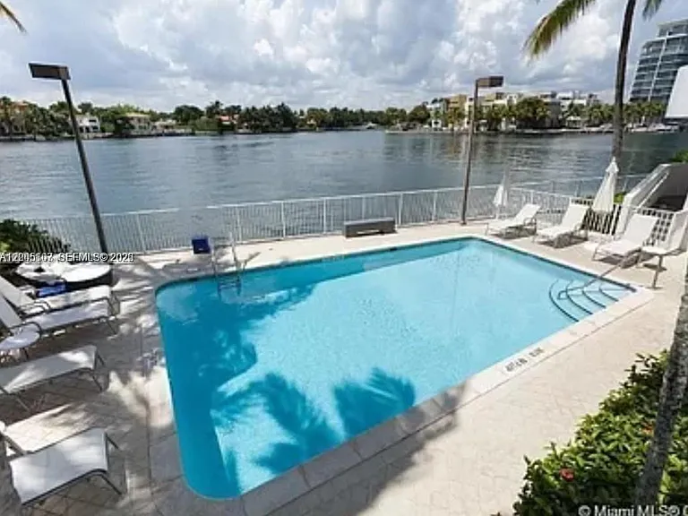 5880 Collins Ave #604 — Photo 8