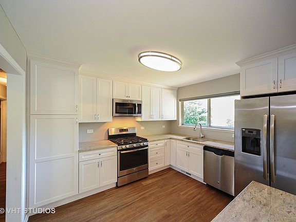 2nd image of 1092 Kenilworth Dr