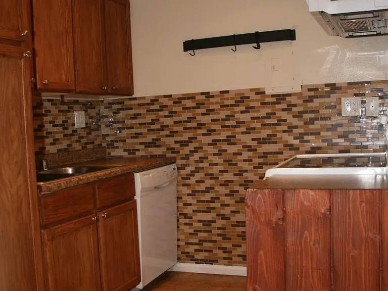 1000 W Macarthur Blvd #68 — Photo 7