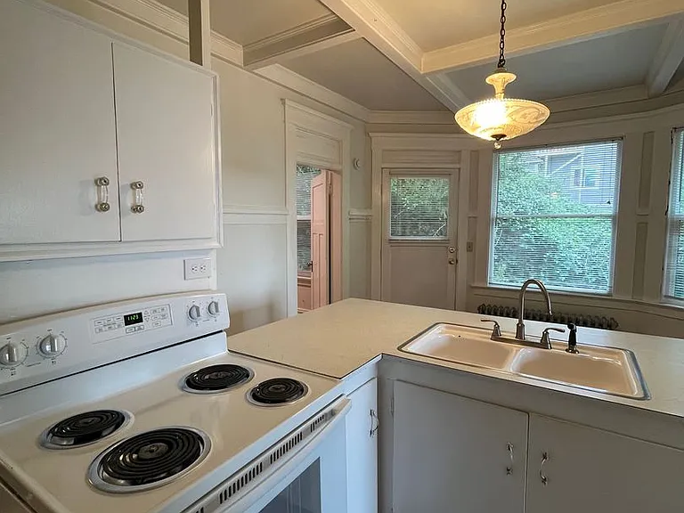 616 N State St #2 — Photo 11