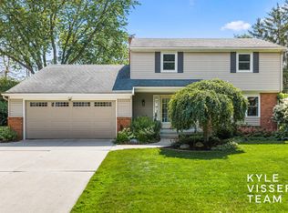 2032 Edgewood Ave SE, Grand Rapids, MI 49546