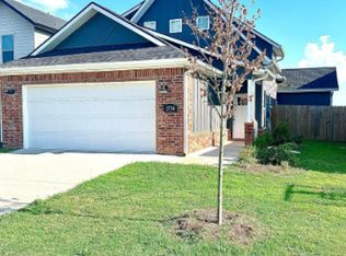 1734 W Broadway Pl, Rogers, AR 72758