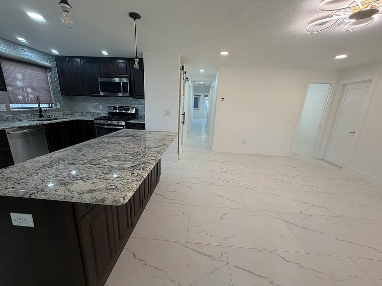 1125 Union St — Photo 6