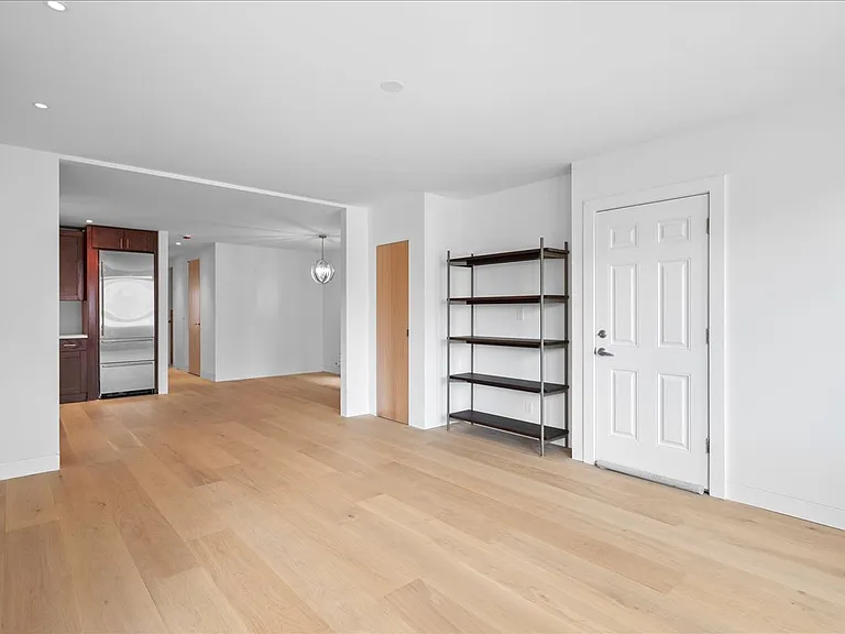 268 E 240th St #1 — Photo 14