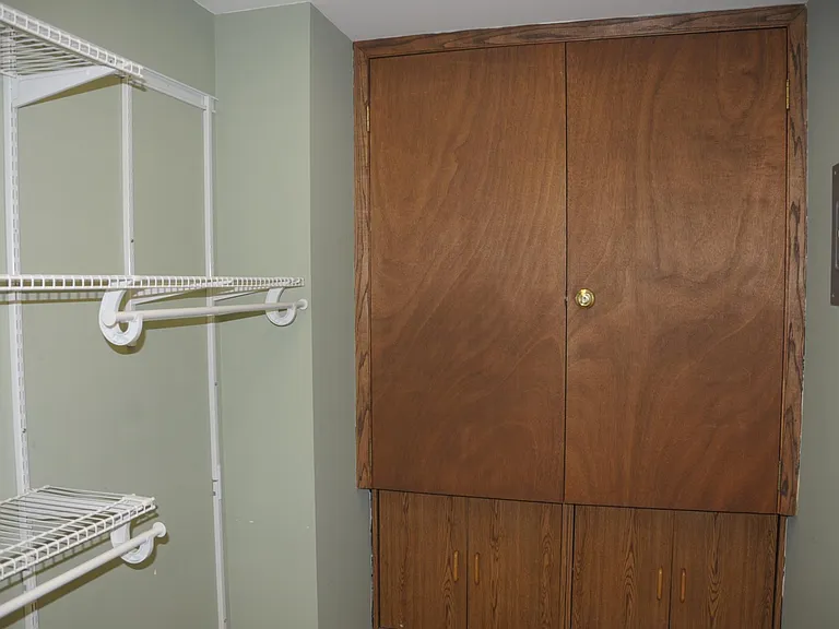 Walk in Closet 2