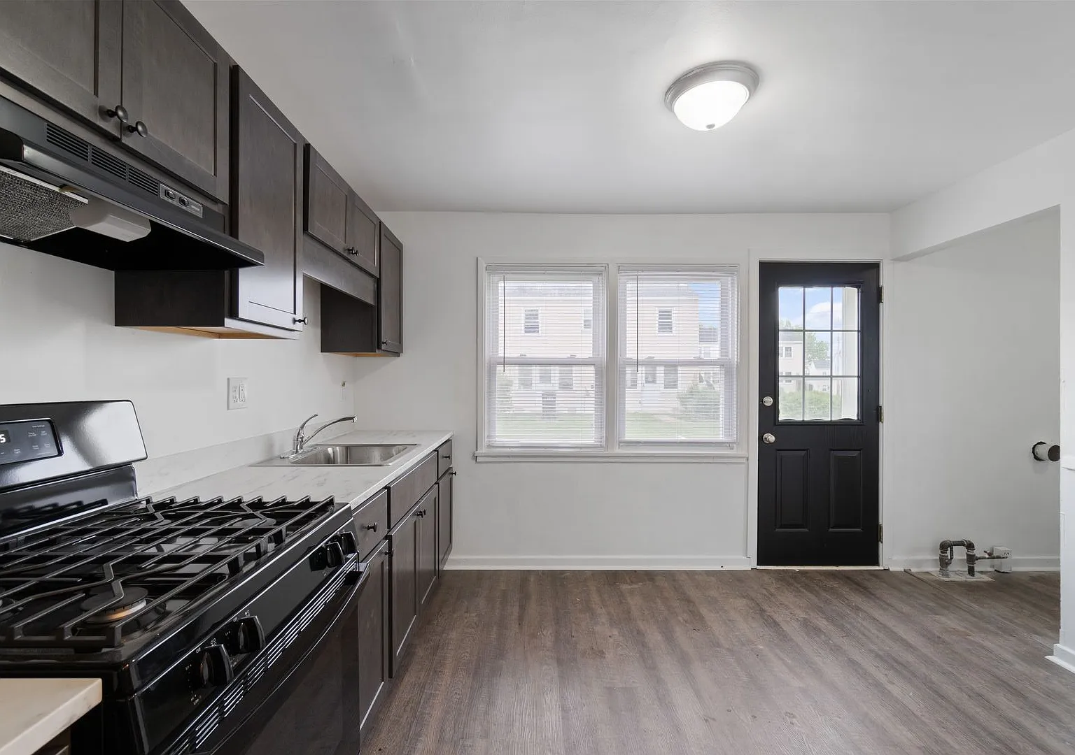 3 Bedroom Townhouse in Midland, PA!! Apply now!! — Photo 3