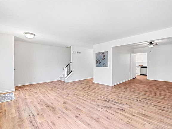 2nd image of 1037 Pinegate Dr