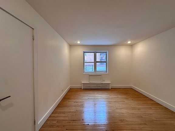 5th image of 14945 Northern Blvd APT 1Y