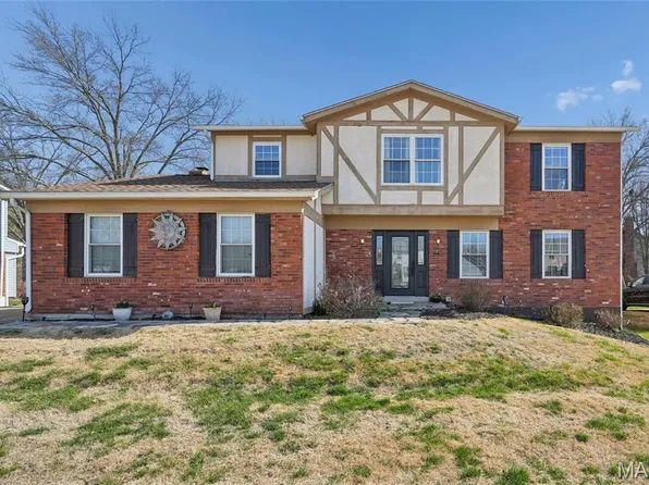 2762 Barrett Station Rd, Ballwin, MO 63021